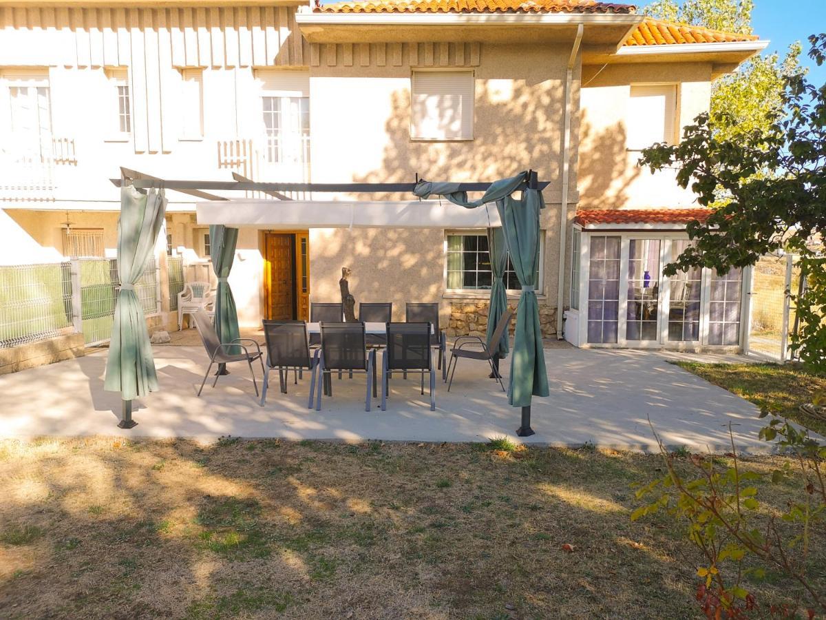 Agradable Casa Con Jardin: Casasola Villa San Cristobal de Segovia Bagian luar foto